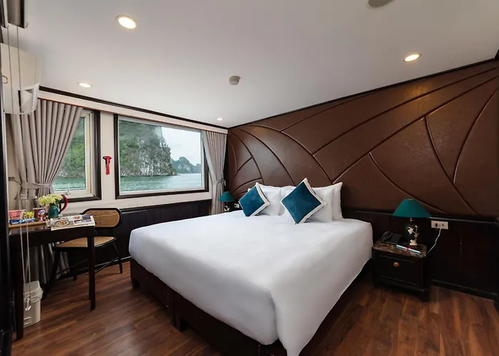 Botel Tuan Chau Island Travel Hạ Long